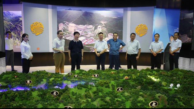 省人大常委會黨組書記、副主任王璽玉一行蒞臨金徽股份視察項目建設工作