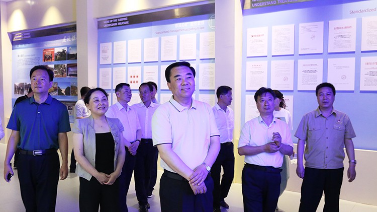 省委常委、省委統戰部部長馬廷禮蒞臨金徽股份調研