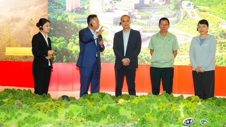 省科技廳黨組書記、廳長張世榮蒞臨金徽股份指導工作